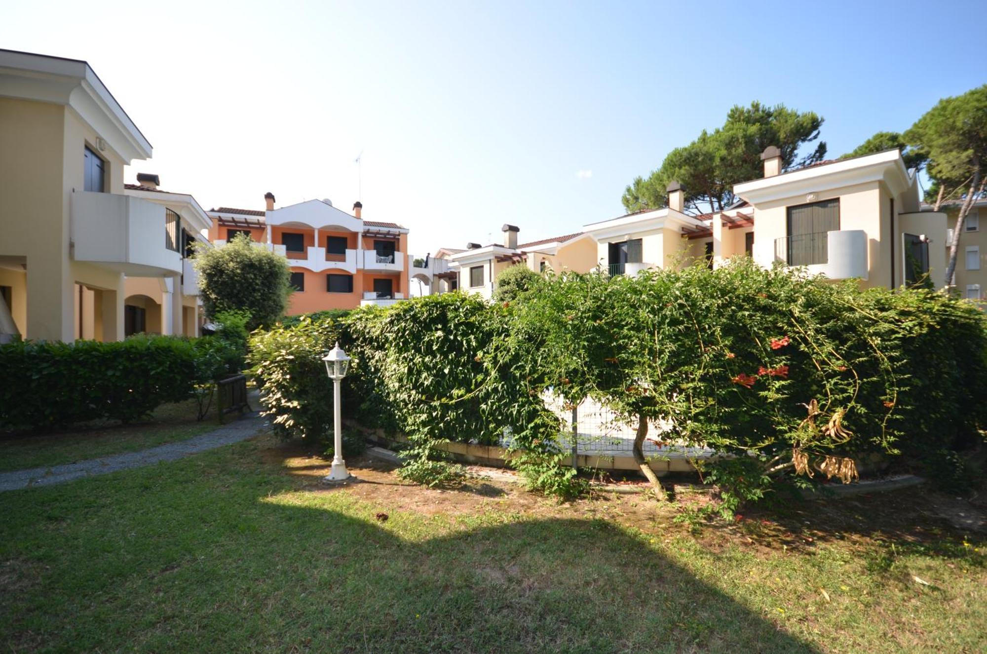 Villaggio Clio Бибионе Екстериор снимка